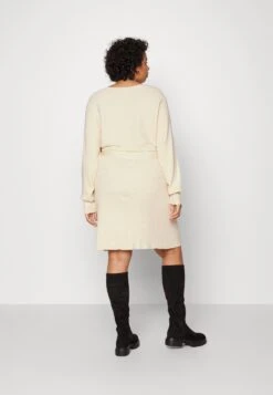 Wrap V Ausschnitt Mini Strickkleid Mit Gürtel - Gebreide Jurk - Off White -Mode Kledingwinkel ce2265a5ab814cec9cd1dbedf4a78989