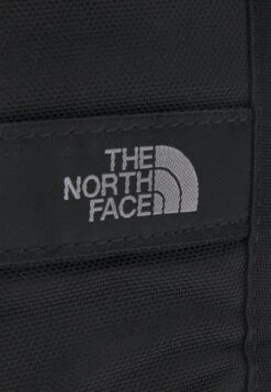 The North Face Base Camp Duffel M Unisex - Reistas - Misty Sage Irregular Geometry/Black -Mode Kledingwinkel ce801cd6bc1f4ebc88e566756b952392