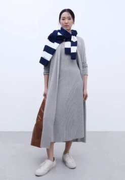 ADOLFO DOMINGUEZ V-Shaped Crew Neckline Long - Etui-Jurk - Black And White -Mode Kledingwinkel ce90dd9e10084136aa9c58723a3f6861