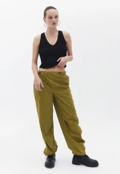 Crop Singlet - Top - Black 7 Crop Singlet - Top - Black -Mode Kledingwinkel cf414c15e4564ce2a9bb3783404b52af