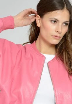 Maze Leren Jas - Pink Punch 12 Maze Leren Jas - Pink Punch -Mode Kledingwinkel d3b6096b936d4e21b655c459f2d8e3bc