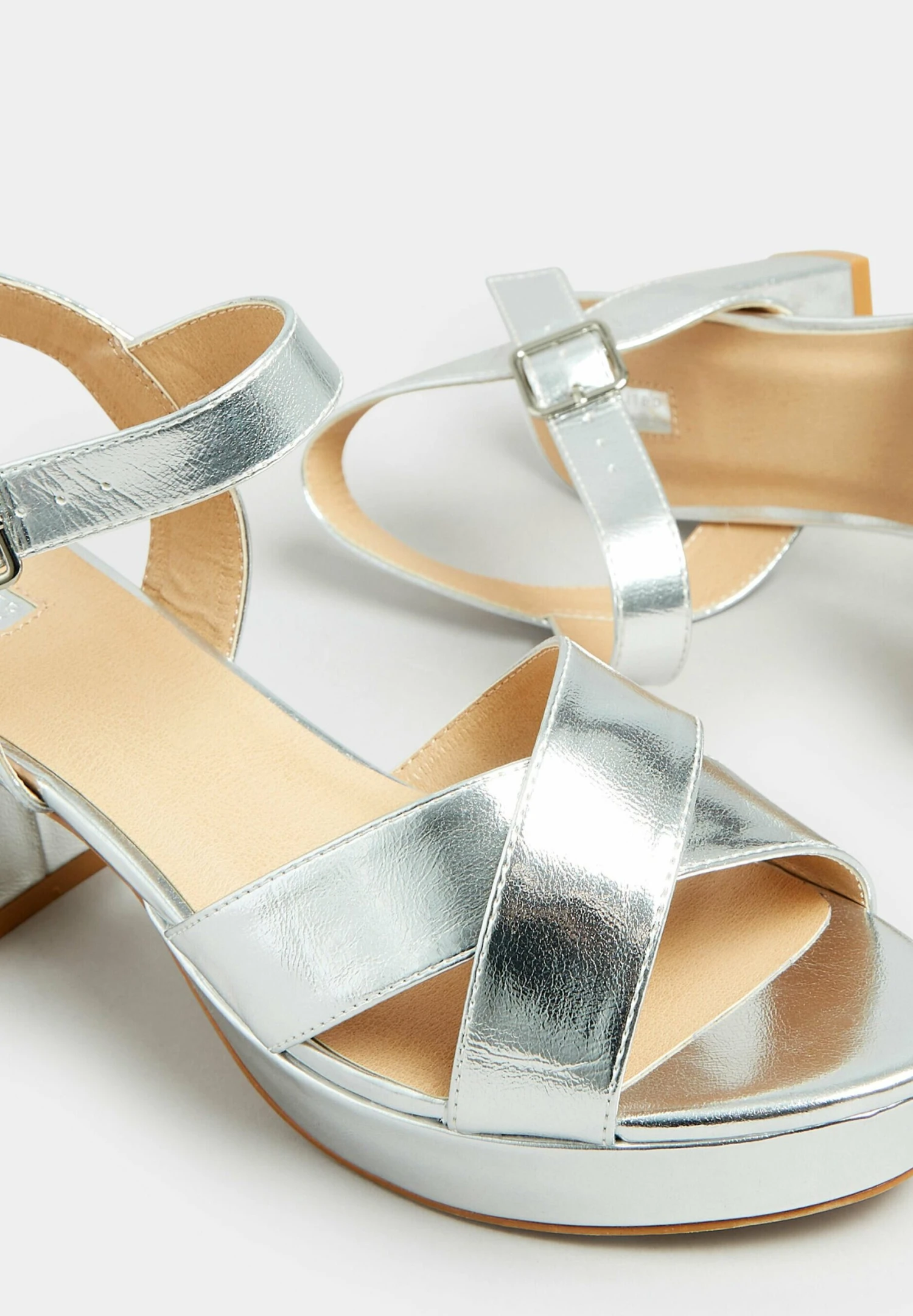 Sandalen Met Plateauzool - Metallic Silver 7 Sandalen Met Plateauzool - Metallic Silver - Afbeelding 5