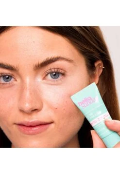 Hello Sunday The One For Your Eyes Mineral Eye Cream Spf50 - Oogverzorging - - 11 Hello Sunday The One For Your Eyes Mineral Eye Cream Spf50 - Oogverzorging - - -Mode Kledingwinkel d5b865db3e90489bb4bded57f0d49146