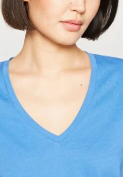 Marc O'Polo Short Sleeve V Neck - T-Shirt Basic - Summer Sky -Mode Kledingwinkel d5df91990fa849669b638176b7d51f9d