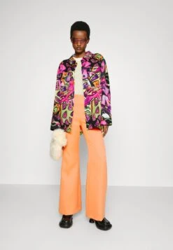 Nieuwe uitgaven -Mode Kledingwinkel d745b72a717d4b65907350050952c33d