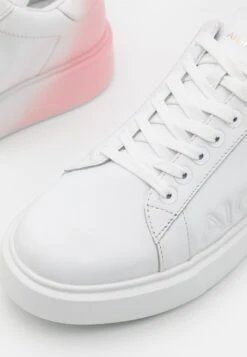 Aigner Sally - Sneakers Laag - White/Soft Pink 15 Aigner Sally - Sneakers Laag - White/Soft Pink -Mode Kledingwinkel d77b12ccae93491693fe33a72ab1dde2