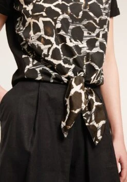 Con Nodo Fantasia Etnica - T-Shirt Print - Nero -Mode Kledingwinkel d859b90e994e4b3e81cda0682a58da16