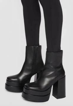 Steve Madden Enkellaarsjes Met Plateauzool - Black -Mode Kledingwinkel dce42eca8337494bb016d1e27a4302f6