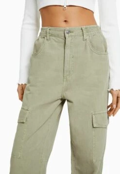 BERSHKA With Gathered Waist And Pockets - Cargobroek - Green -Mode Kledingwinkel df43e358a21944de99c4238a2969dbfa