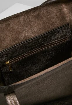 Kurt Geiger London Violet Horizontal Tote - Shopper - Gunmetal 13 Kurt Geiger London Violet Horizontal Tote - Shopper - Gunmetal -Mode Kledingwinkel e1ff0ad362574add8f2969268d065702