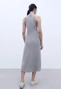 ADOLFO DOMINGUEZ V-Shaped Crew Neckline Long - Etui-Jurk - Black And White -Mode Kledingwinkel e27a47fc1b194c2d8e7d51254325ae7d