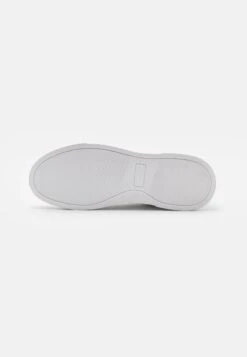 Pier One Unisex - Sneakers Laag - White -Mode Kledingwinkel e2a5a64afecd4f079860774a1a970a80
