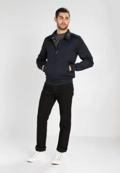 Mode Kledingwinkel -Mode Kledingwinkel e4bcf778a6a14ecfb5646ff8cb04eaf8