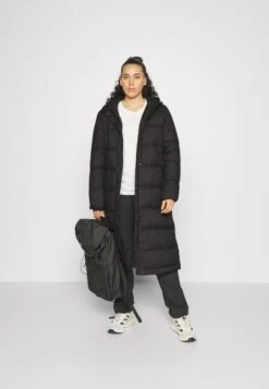 Patagonia Silent Long - Donsjas - Black 9 Patagonia Silent Long - Donsjas - Black -Mode Kledingwinkel e7120cd11be04800a09e48dc90dd55fb