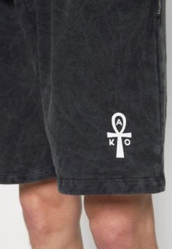 Kaotiko Bermuda Washed Eternal - Trainingsbroek - Black -Mode Kledingwinkel e8c82277504a436ea4beaeb18cff5b52
