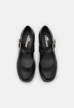 KOI FOOTWEAR Vegan Tira Classic Mary Janes - Plateaupumps - Black 13 KOI FOOTWEAR Vegan Tira Classic Mary Janes - Plateaupumps - Black -Mode Kledingwinkel e8dd5d4fb1994200b686866abf18e002
