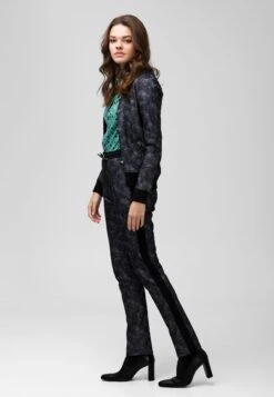 Sweet Chick - Bomberjacks - Anthracite -Mode Kledingwinkel e92a8232849d4afea27097361843c5ad