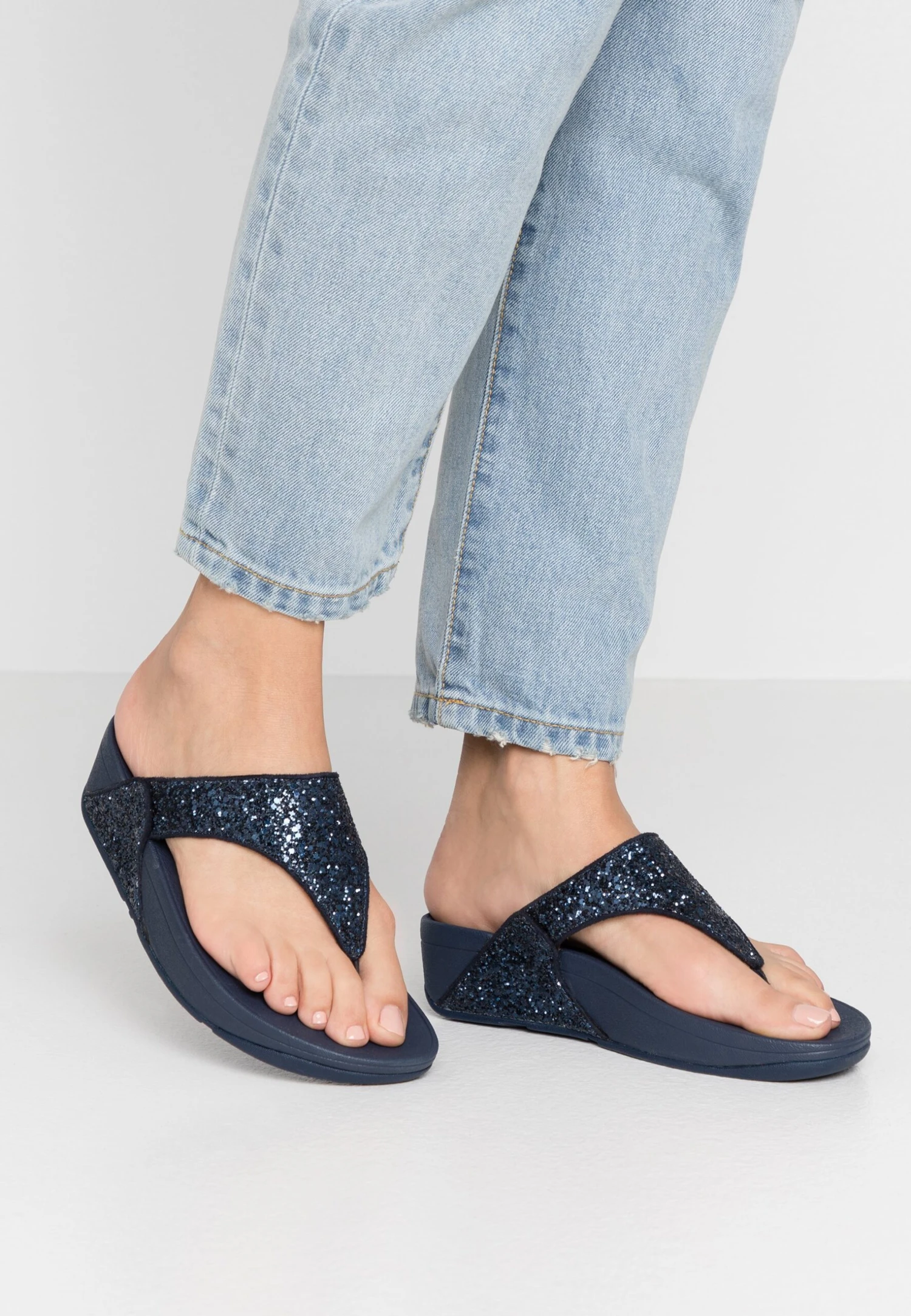 Fitflop Lulu - Teensandalen - Midnight Navy 3 Fitflop Lulu - Teensandalen - Midnight Navy
