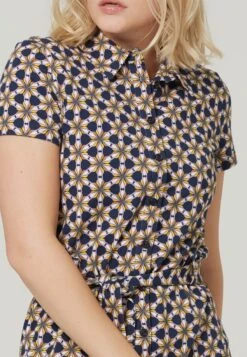 What She Said - Button-Through With Belt - Blousejurk - Multicoloured 9 What She Said - Button-Through With Belt - Blousejurk - Multicoloured -Mode Kledingwinkel eb1702d2eb0e42388e0a3e53419f962a