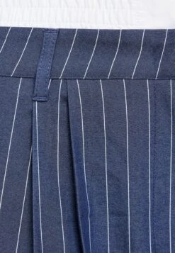 BERSHKA Tailored With Detail - Broek - Dark Blue -Mode Kledingwinkel ed96e19832f44232bc48228a822af853