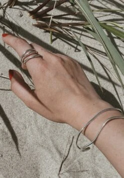 Wave- Armband - Silver 11 Wave- Armband - Silver -Mode Kledingwinkel ede7bb0ef95b4c6fb27eb72f470d5aef