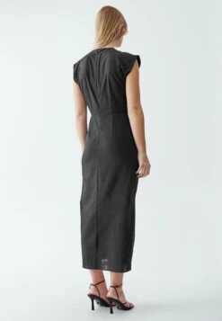 Calli Jorja Midi - Jurk - Black -Mode Kledingwinkel ef4b794b8b4a4e4ea8a2977a1e65216b