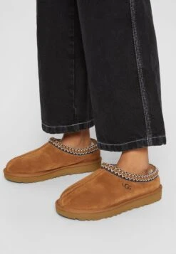 Ugg Tasman - Pantoffels - Chestnut 13 Ugg Tasman - Pantoffels - Chestnut -Mode Kledingwinkel f4a2726f953e43e18a88a005f4888e14