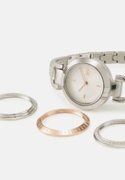 DKNY City Link Hand Set - Horloge - Silver-Coloured/Rose-Gold 13 DKNY City Link Hand Set - Horloge - Silver-Coloured/Rose-Gold -Mode Kledingwinkel f73fadab592f4a8589b37ae5c15e6a8d