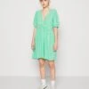 Pieces Pcluna V Neck Short Dress- Jurk - Irish Green 1 Pieces Pcluna V Neck Short Dress- Jurk - Irish Green -Mode Kledingwinkel f8c779c97eba4b7d8f1c6ca0e552d637