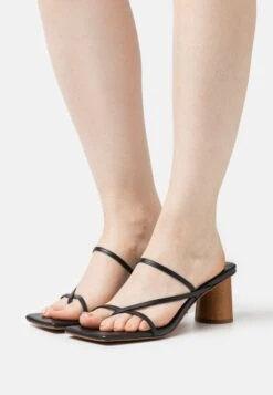 Rejina Pyo Harley Heeled- Muiltjes Met Hak - Black